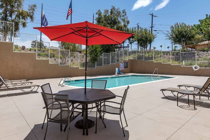 Pool 27 of 42